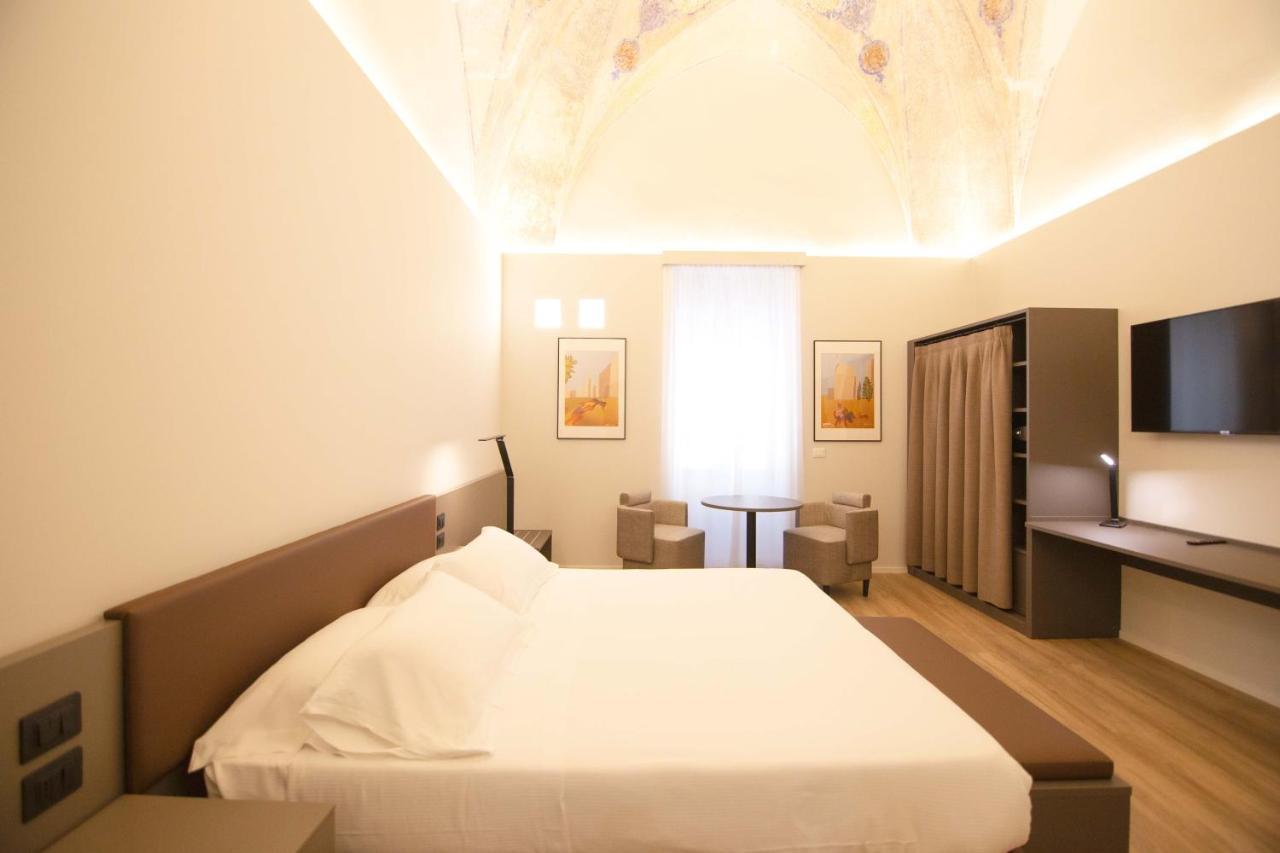 Palazzo Bellocchi - Suites & Apartments Brindisi Exteriör bild