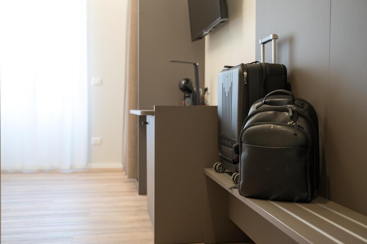 Palazzo Bellocchi - Suites & Apartments Brindisi Rum bild